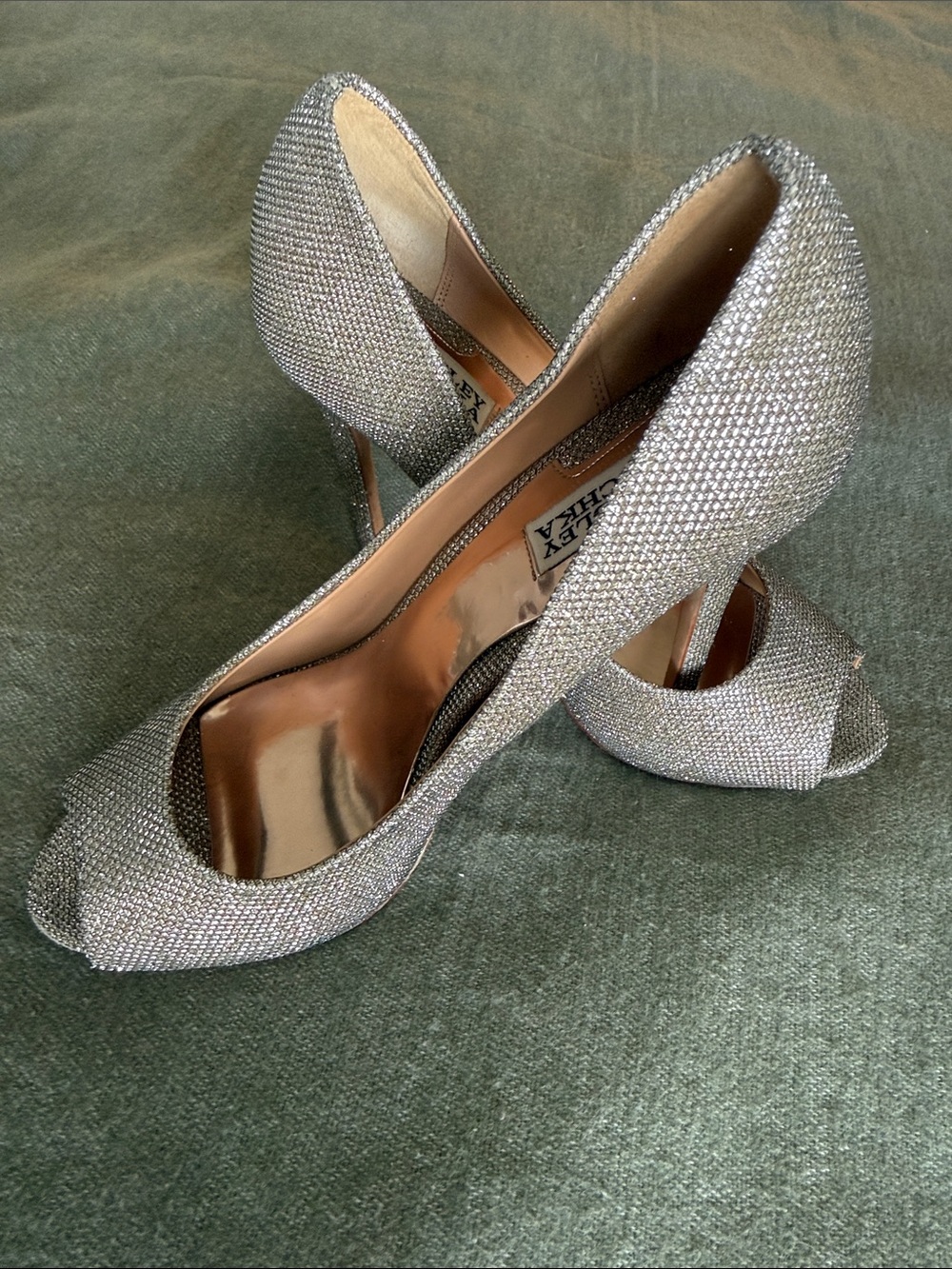 Badgley Mischka Silver Glitter Peep-Toe Pumps